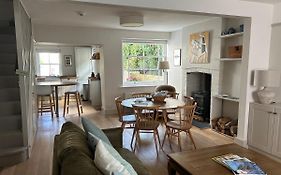 Billie'S Seaside Retreat
